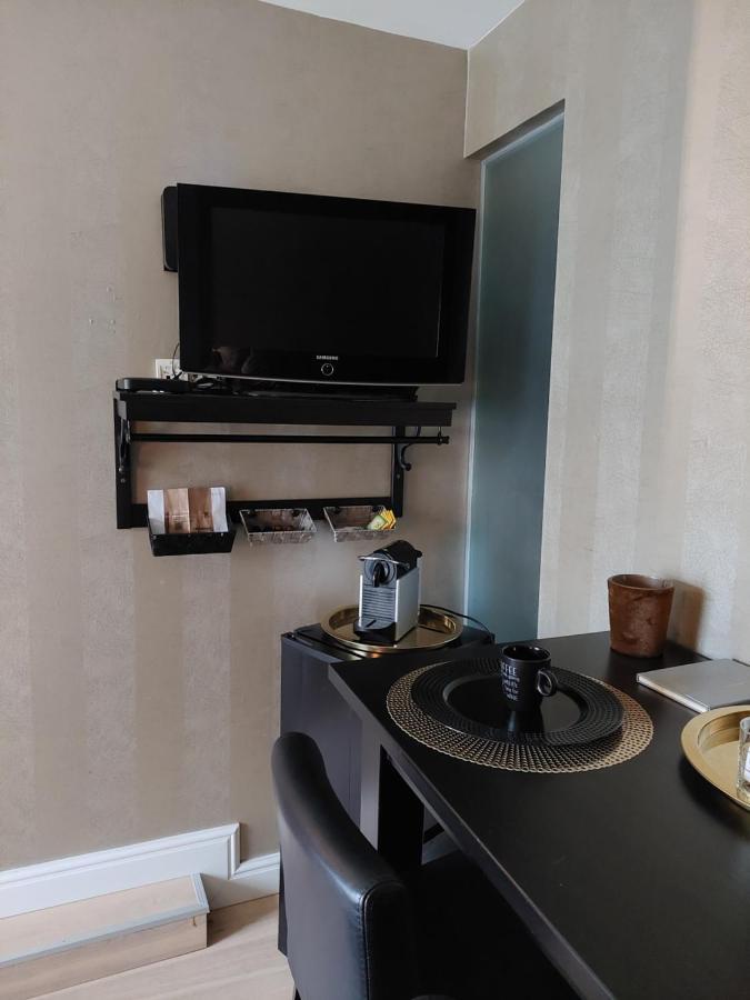 לייז' La Chambre Et Le Studio Du Chateau Du Golf De Bernalmont מראה חיצוני תמונה