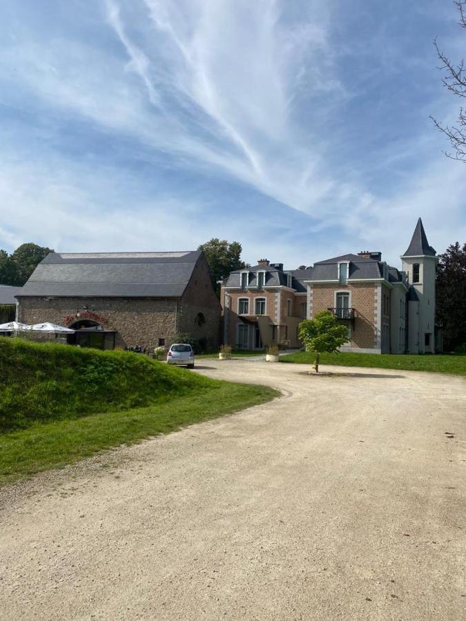 לייז' La Chambre Et Le Studio Du Chateau Du Golf De Bernalmont מראה חיצוני תמונה