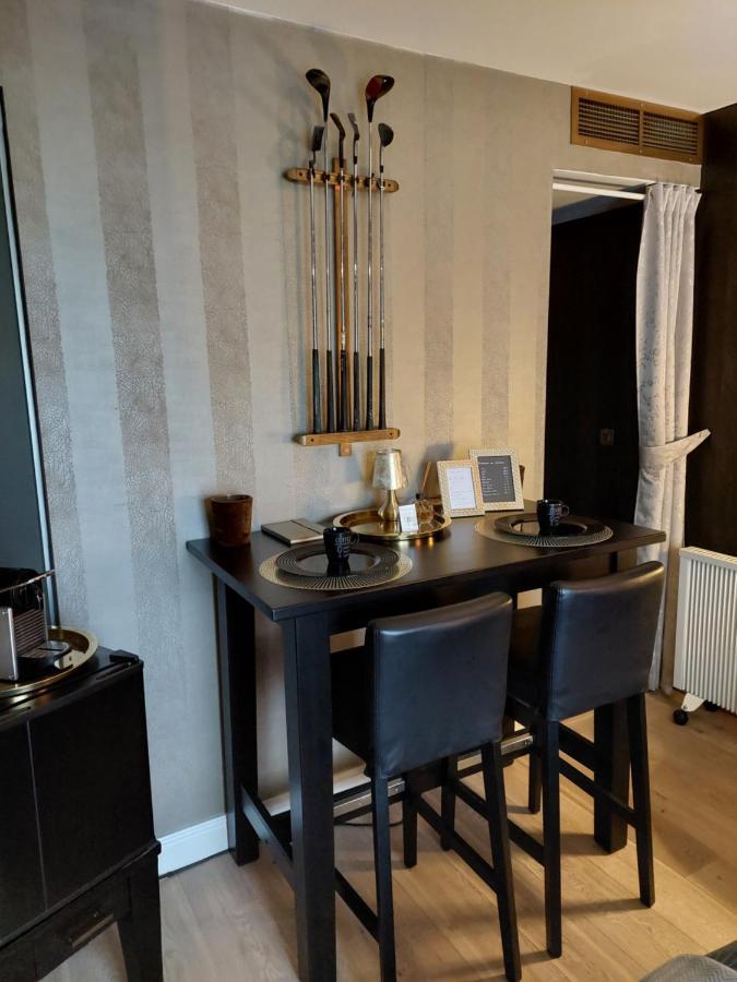 לייז' La Chambre Et Le Studio Du Chateau Du Golf De Bernalmont מראה חיצוני תמונה